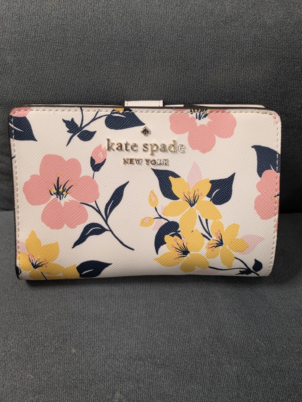 Kate Spade Staci Lily Blooms Medium compact bifold wallet